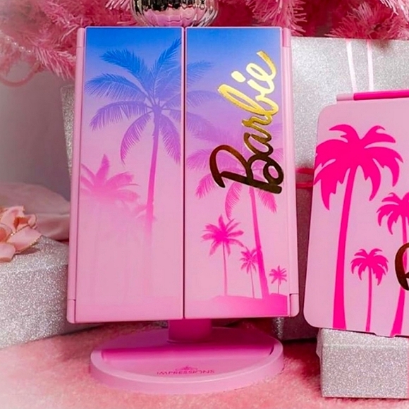 Barbie Other - Barbie Trifold LED Makeup Mirror